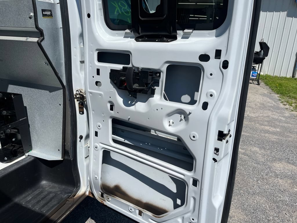 Used 2018 Chevrolet Express 2500 w/ Driver Convenience Package RWD image 34