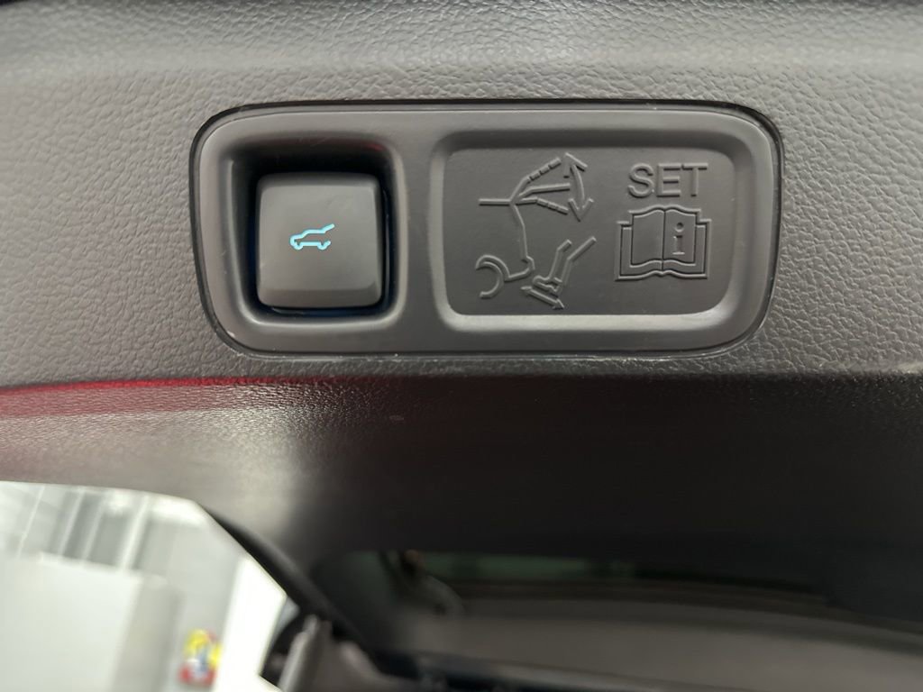 Used 2024 Ford Expedition Limited image 38