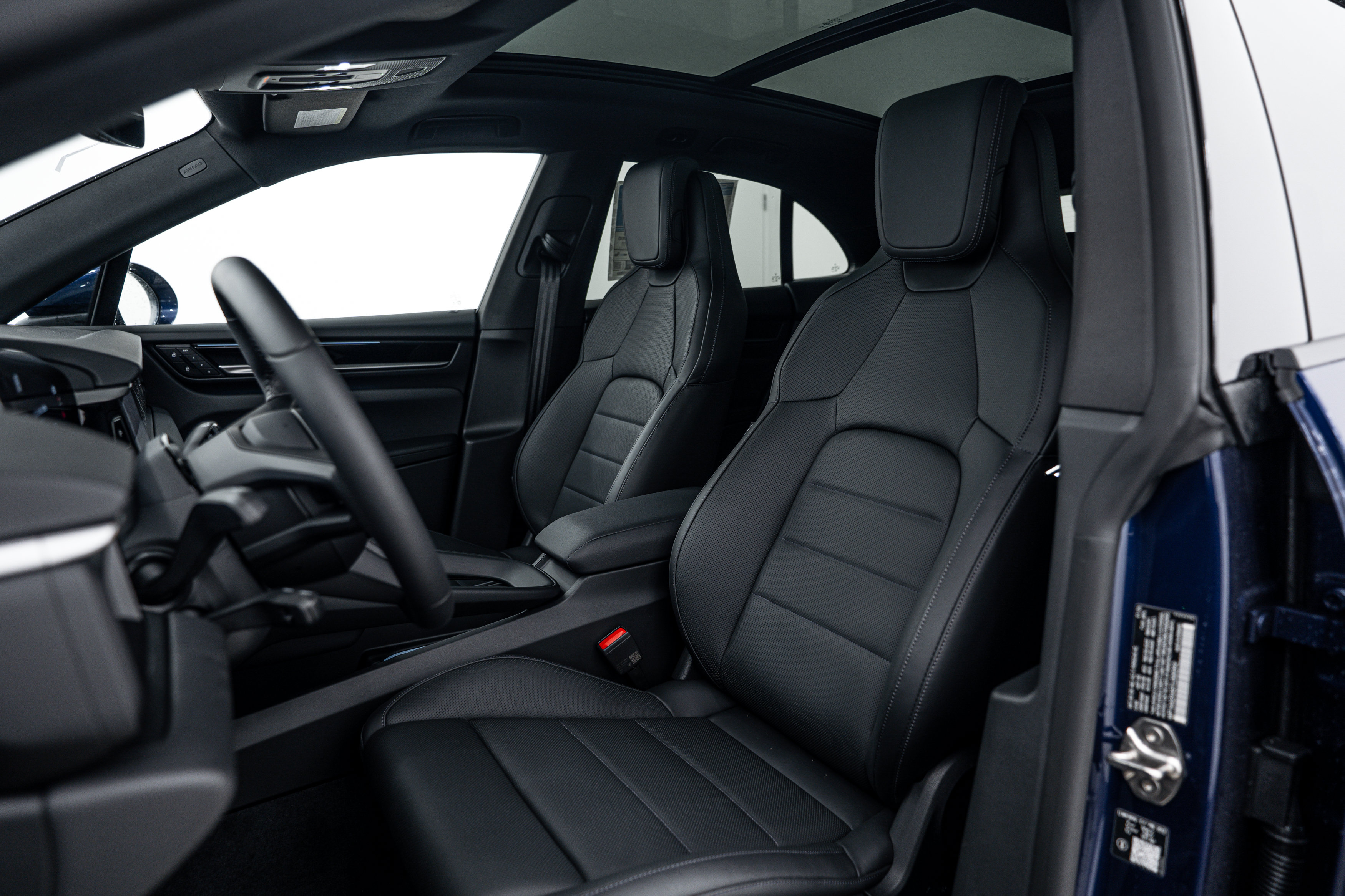 New 2026 Porsche Macan 4 Electric AWD/4WD image 21