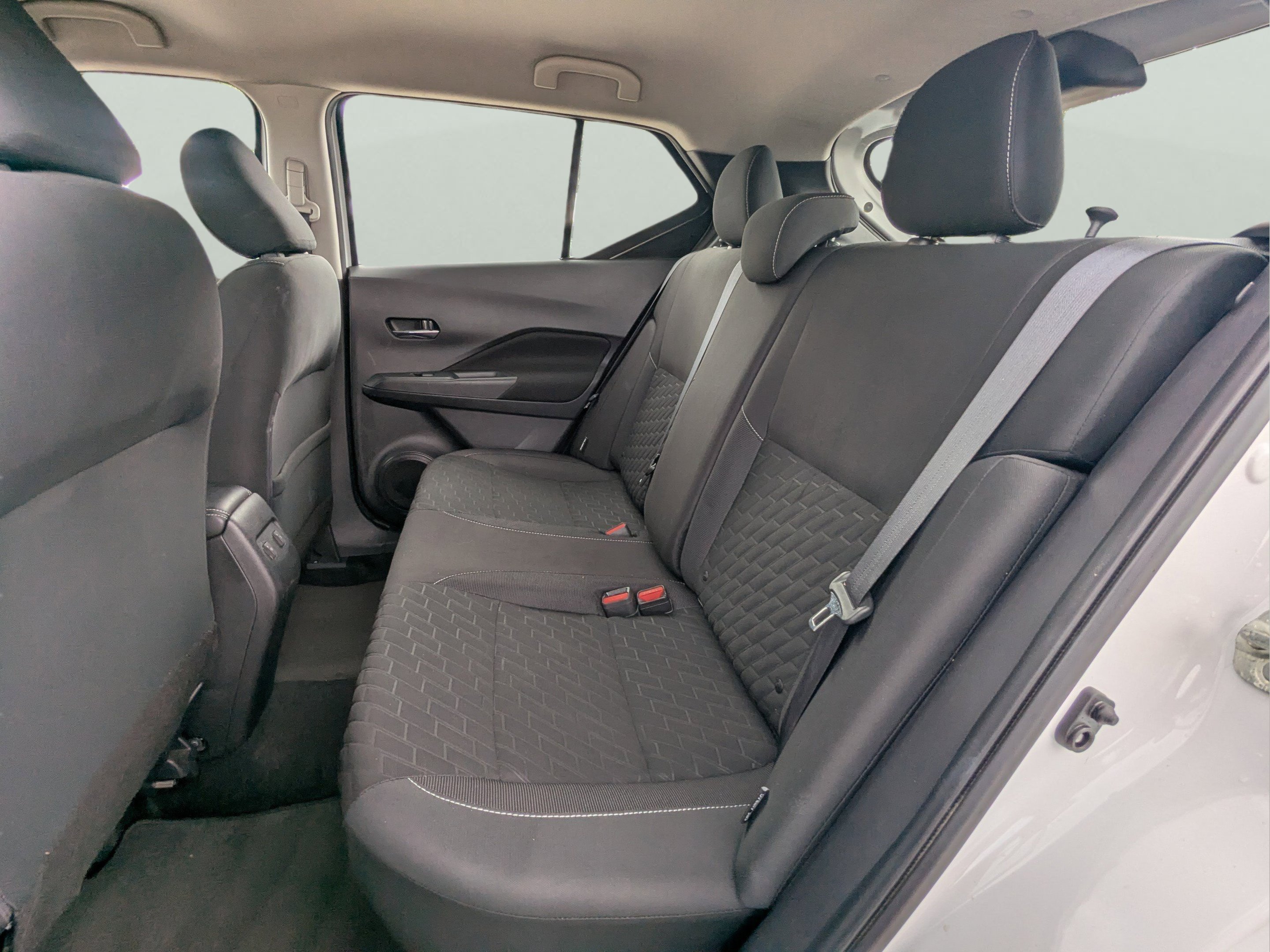 Used 2021 Nissan Kicks SV FWD image 12