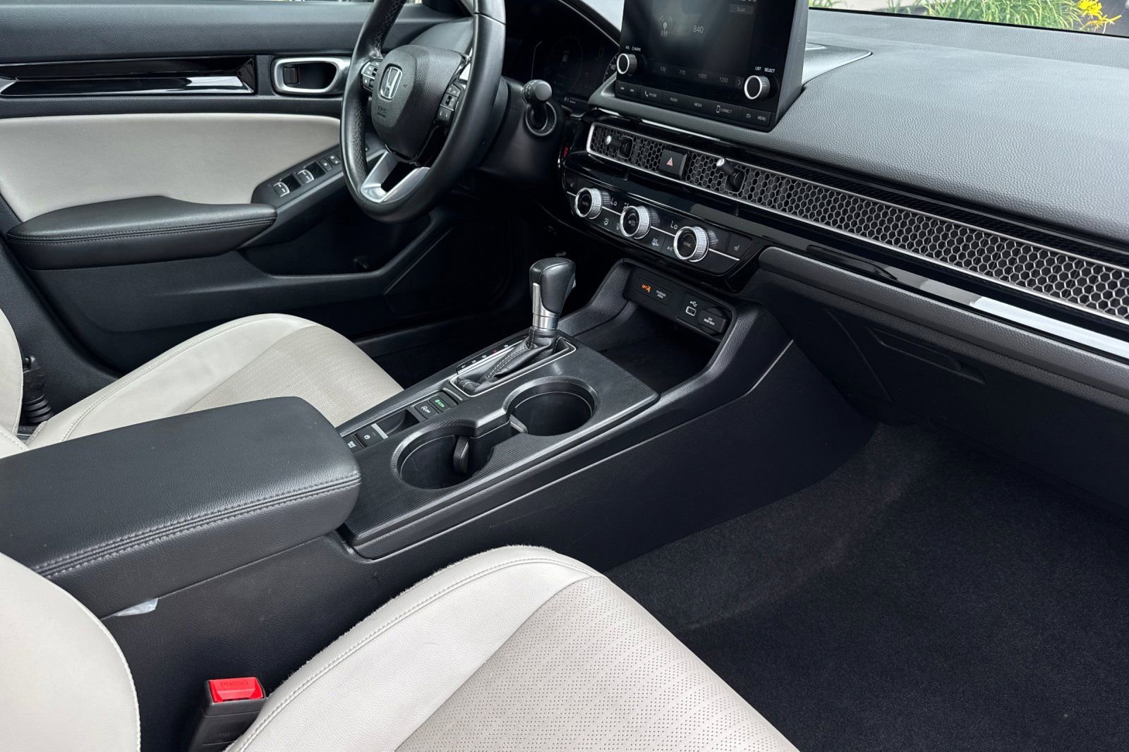 Used 2024 Honda Civic EX-L image 16