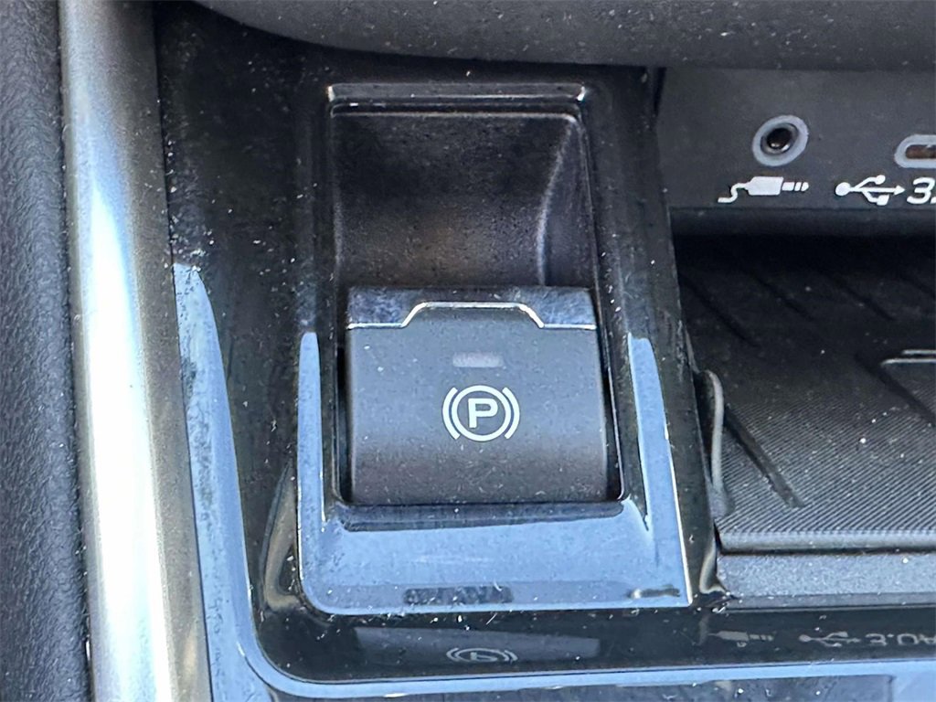 Certified 2023 Subaru Outback Limited image 27