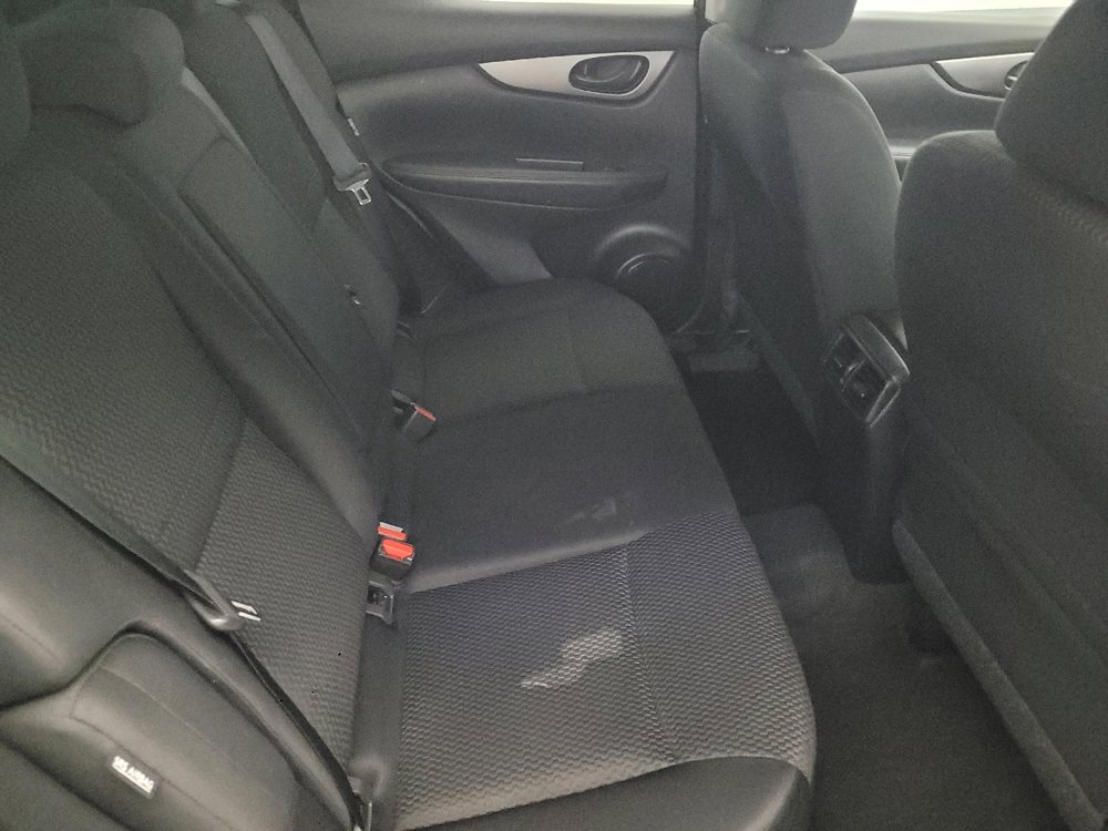 Used 2020 Nissan Rogue Sport S image 19