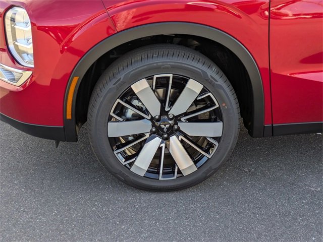 New 2025 Mitsubishi Outlander SE image 10