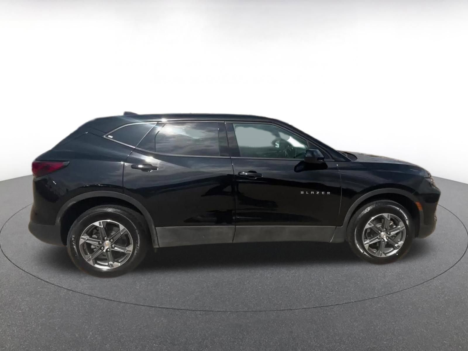 Used 2025 Chevrolet Blazer LT image 16