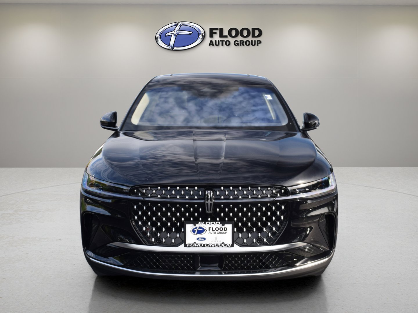 Used 2024 Lincoln Nautilus Premier w/ Equipment Group 102A image 2