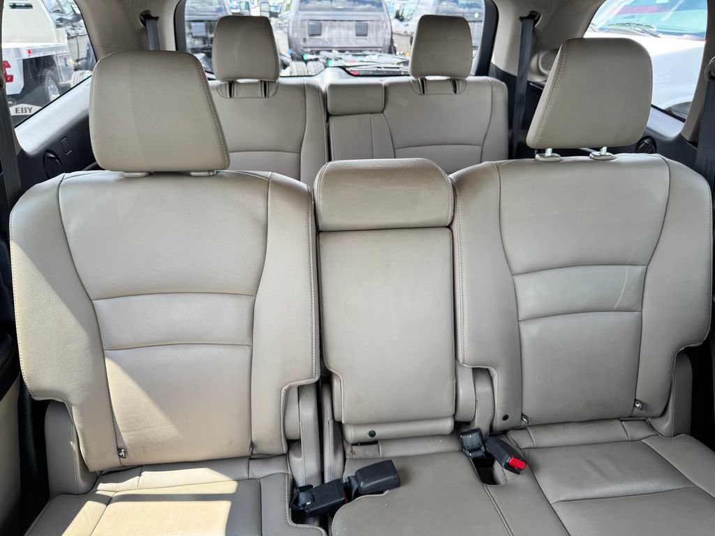 Used 2019 Honda Pilot Touring image 16