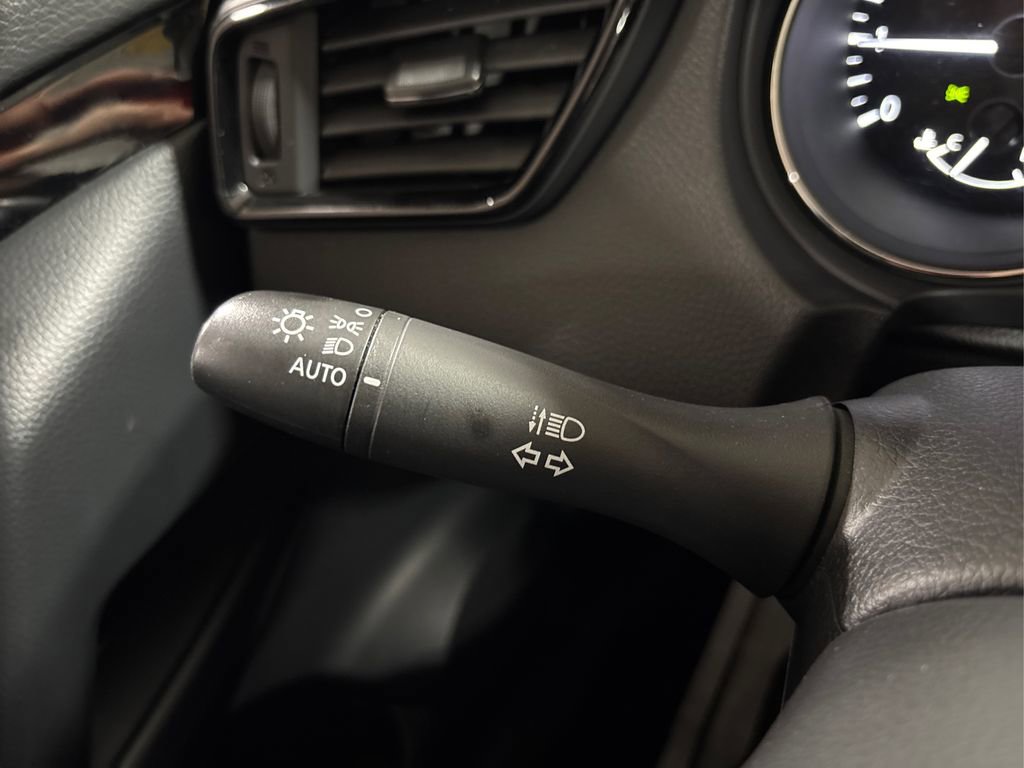 Used 2020 Nissan Rogue Sport SV image 24