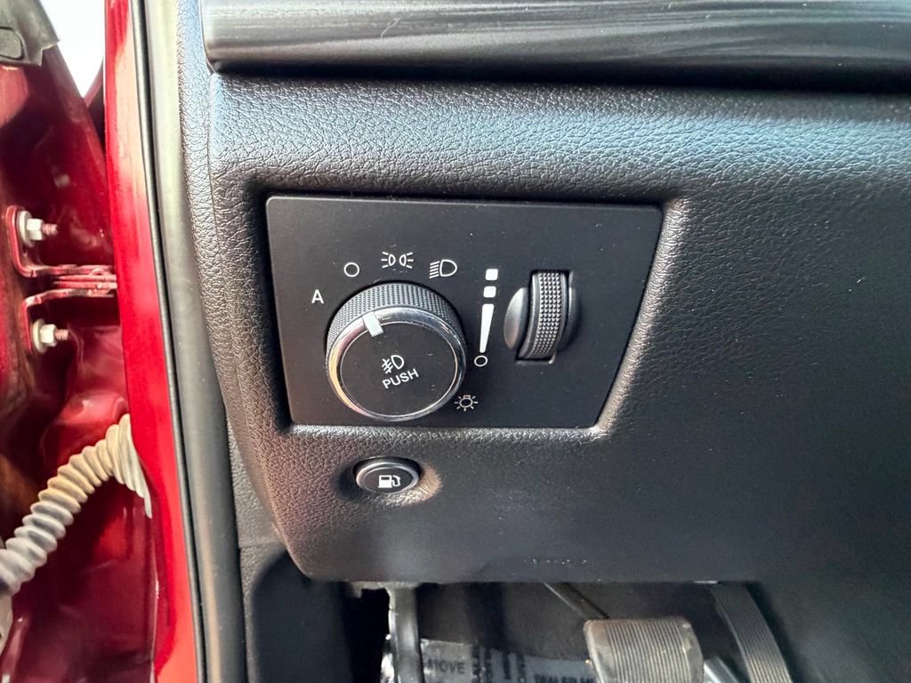 Used 2021 Jeep Grand Cherokee Laredo X AWD/4WD image 22