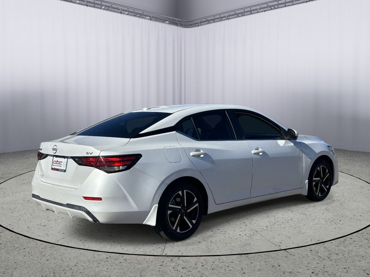 Used 2024 Nissan Sentra SV FWD image 9