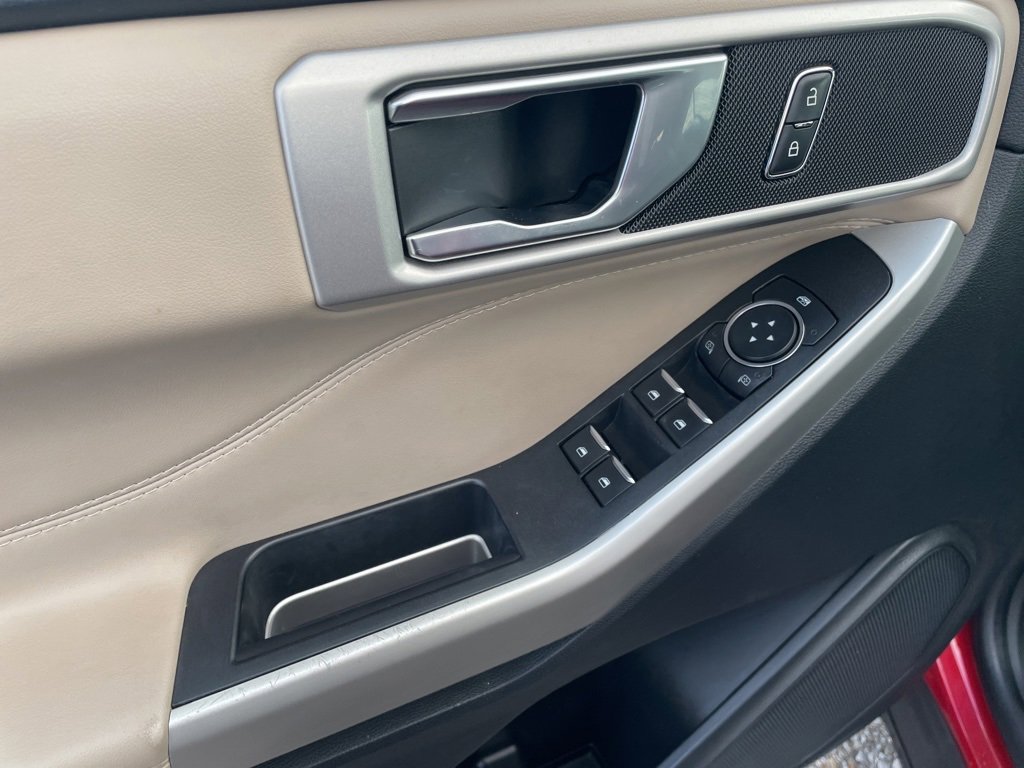 Certified 2022 Ford Explorer XLT w/ Equipment Group 202A image 13