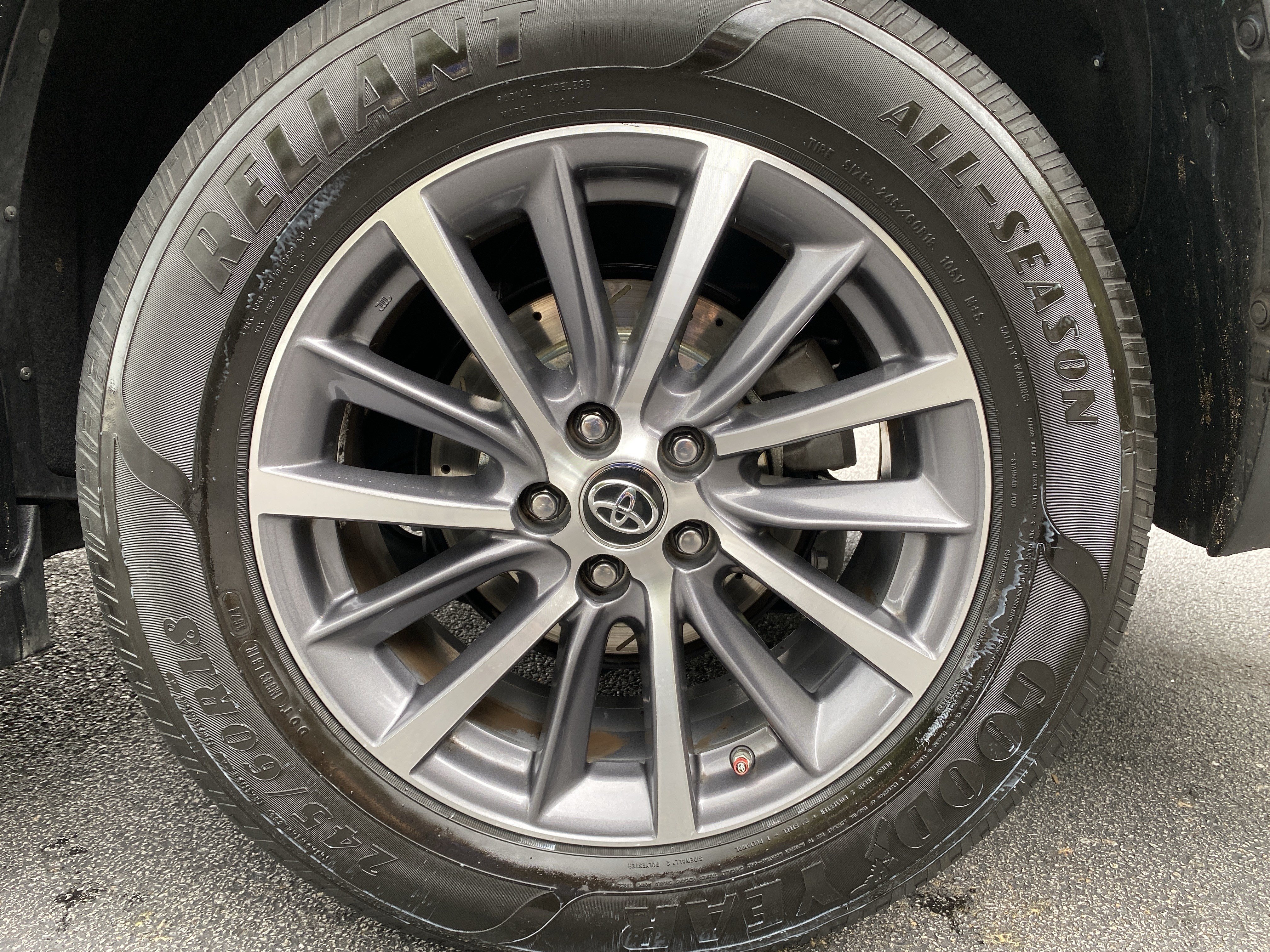 Used 2019 Toyota Highlander XLE FWD image 42