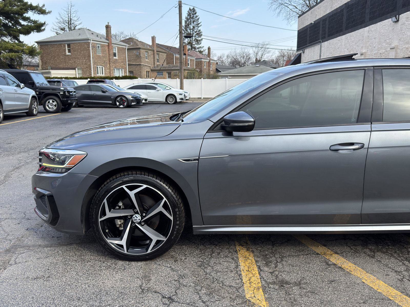 Used 2020 Volkswagen Passat 2.0T R-Line image 2