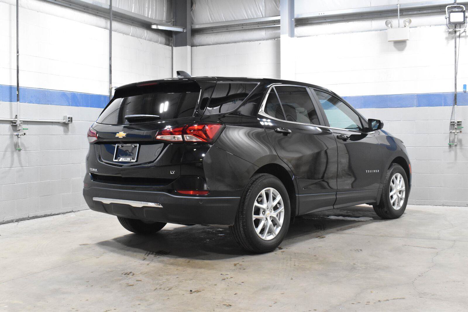 Used 2024 Chevrolet Equinox LT w/ LPO, Floor Liner Package FWD image 26