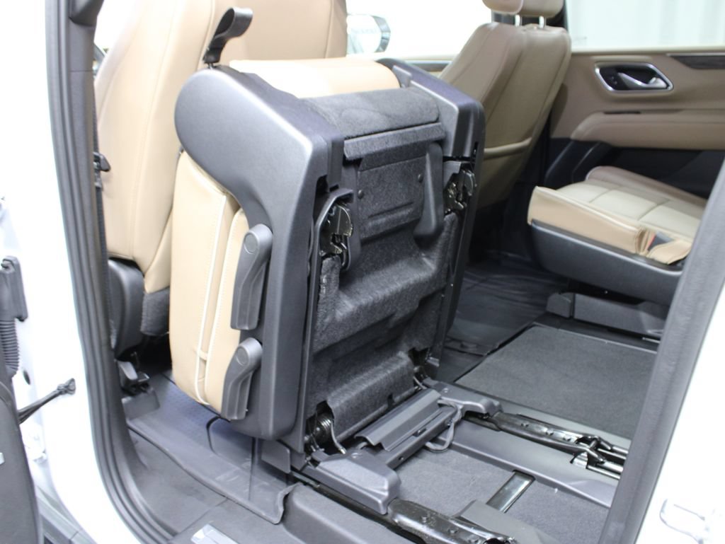 Used 2024 Chevrolet Suburban Premier AWD/4WD image 72