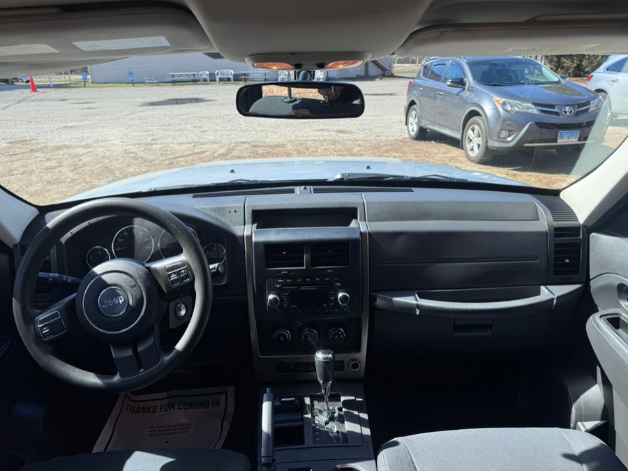 Used 2012 Jeep Liberty Sport AWD/4WD image 16