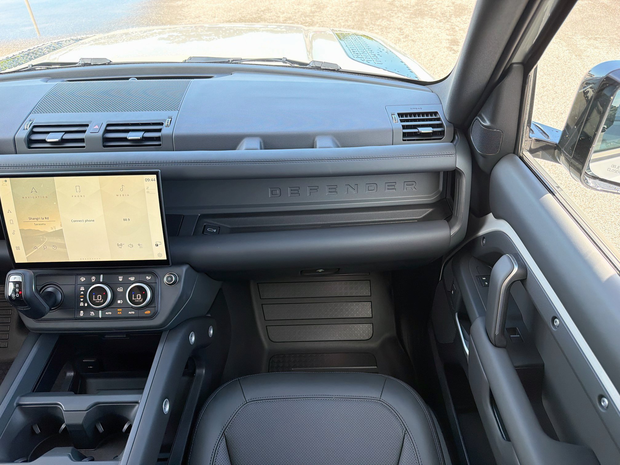 New 2026 Land Rover Defender 130 S AWD/4WD image 18