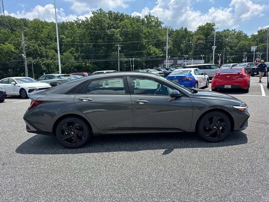 New 2026 Hyundai Elantra Sport FWD image 4