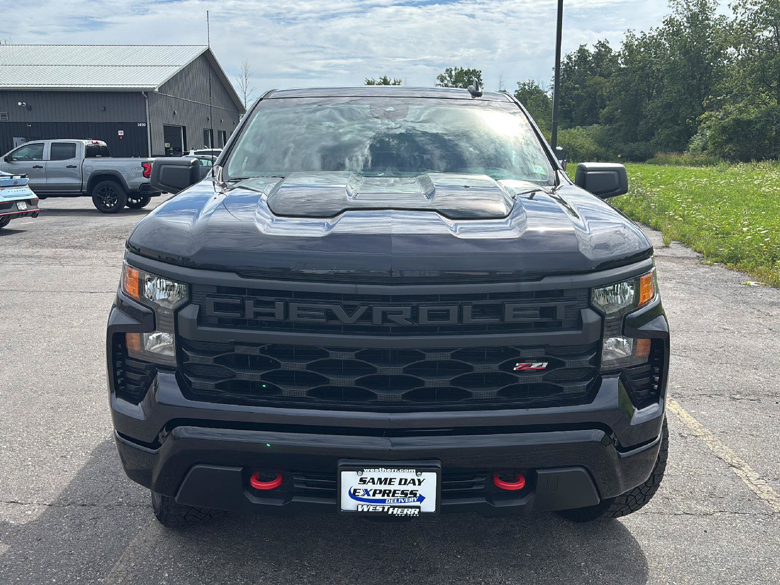 Used 2024 Chevrolet Silverado 1500 Custom Trail Boss AWD/4WD image 2