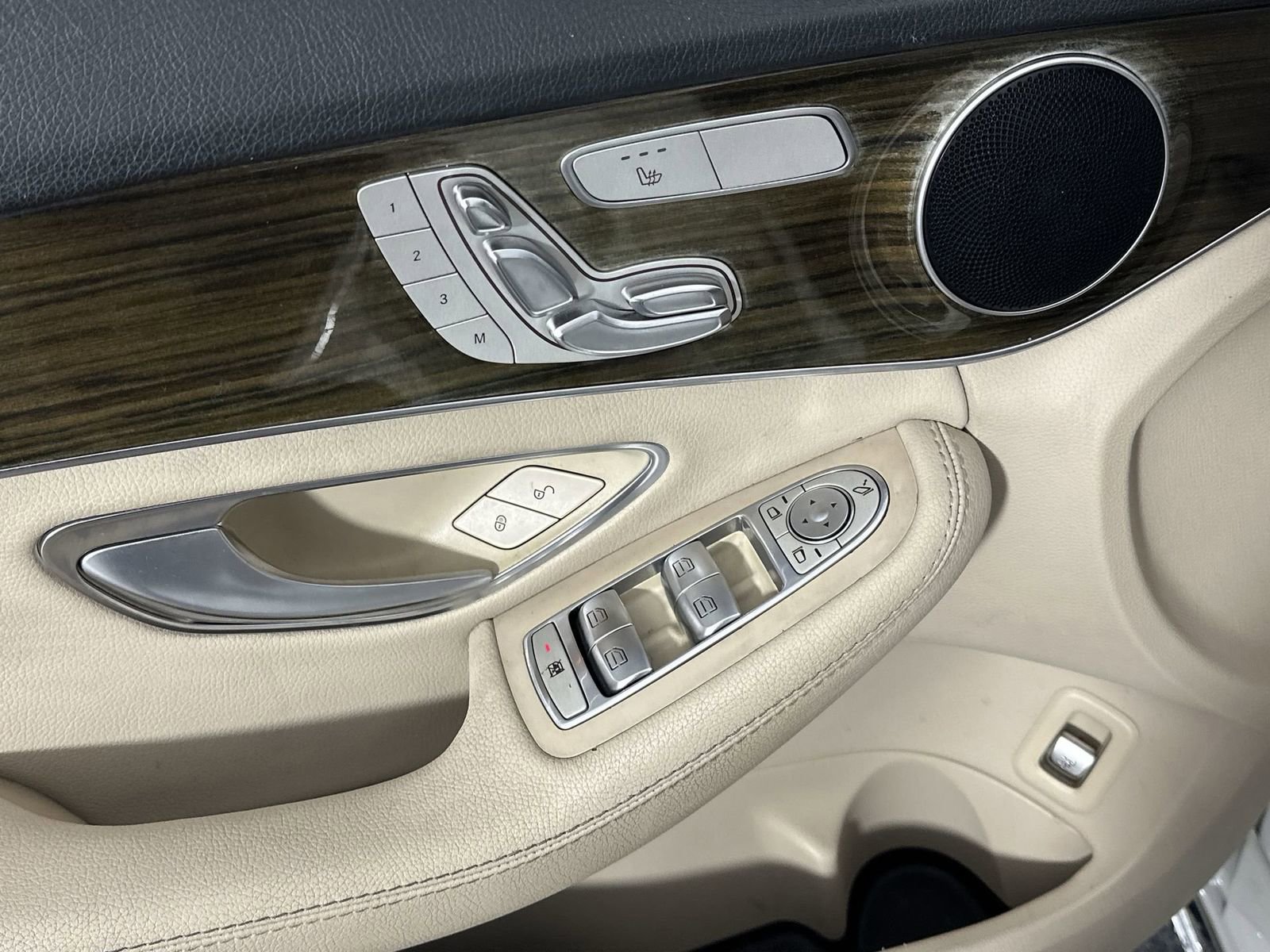 Used 2018 Mercedes-Benz C 300 C 300 image 17