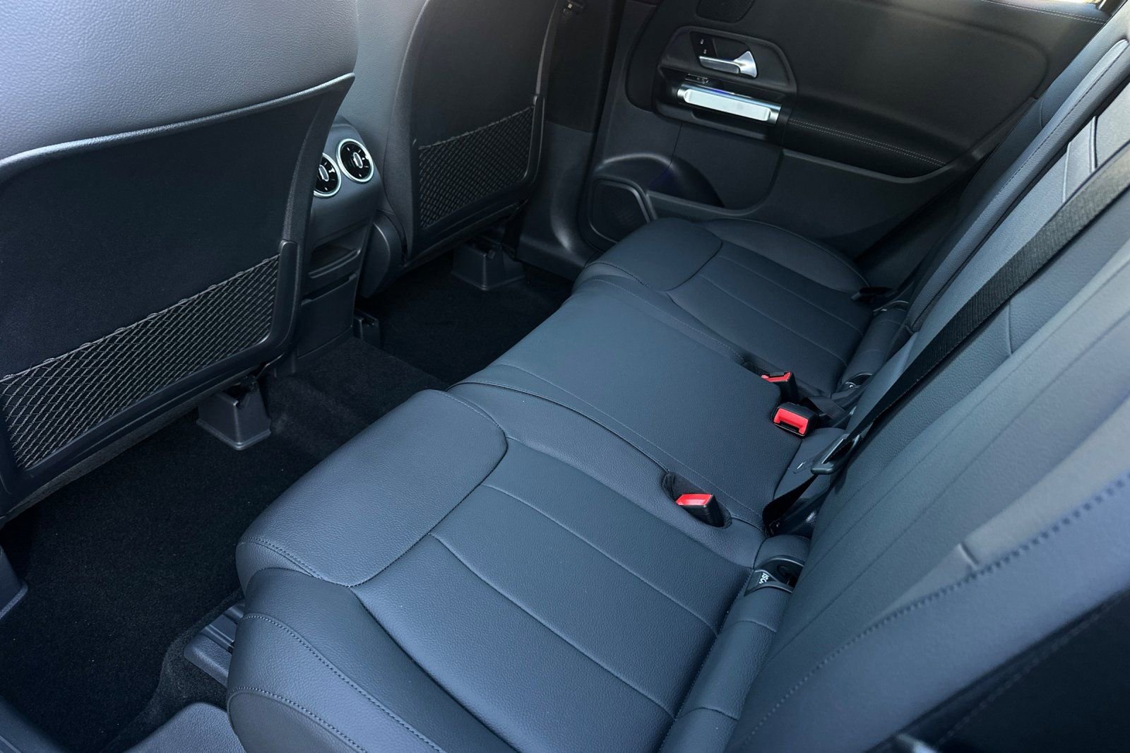 New 2026 Mercedes-Benz GLB 250 image 10