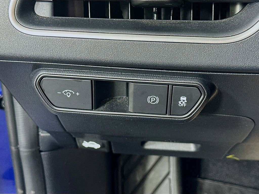 Used 2025 Kia K4 LXS image 21