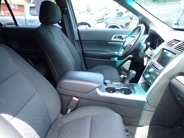 Used 2015 Ford Explorer XLT w/ Equipment Group 201B AWD/4WD image 8