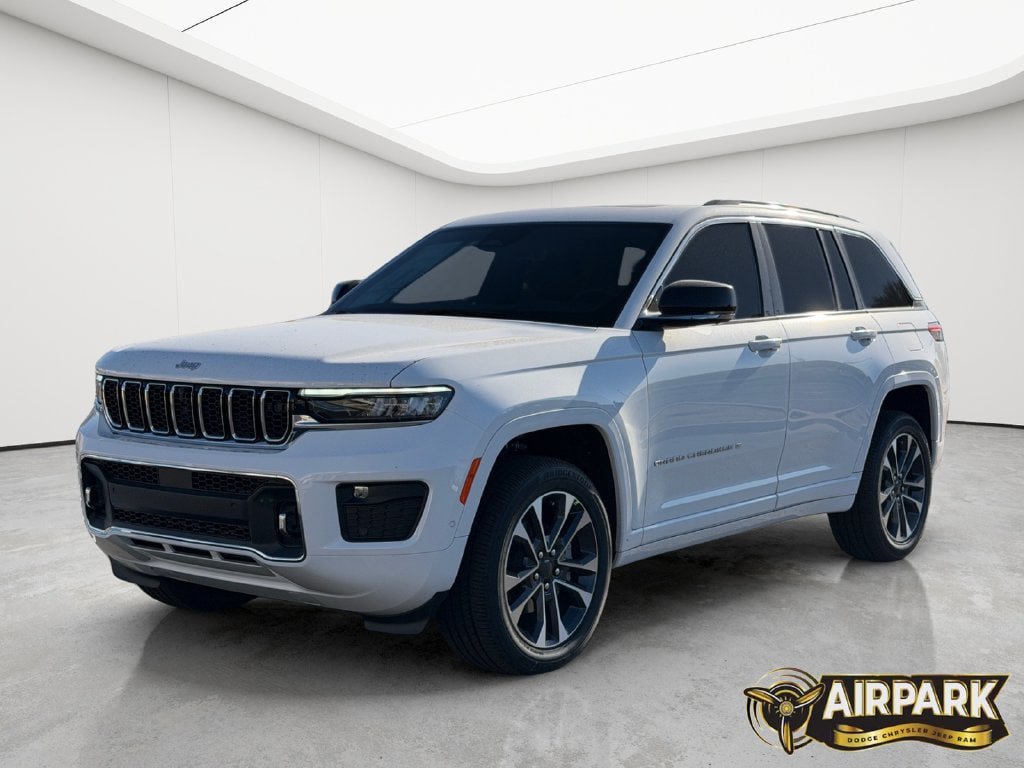New 2025 Jeep Grand Cherokee Overland w/ Adv Protech Group III AWD/4WD image 9