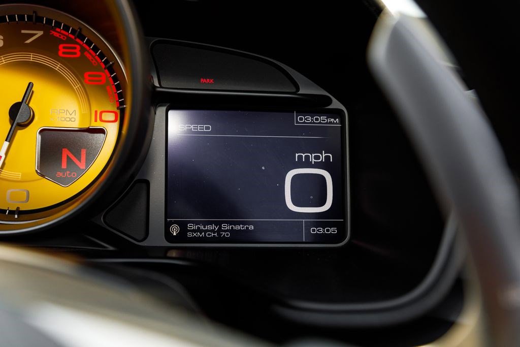 Used 2019 Ferrari Portofino RWD image 33