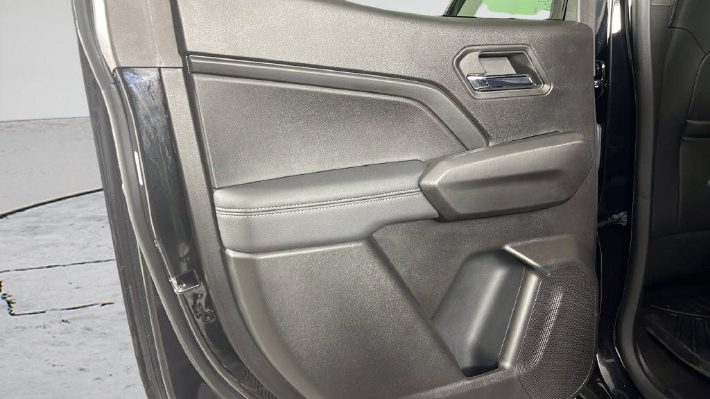 Used 2024 GMC Canyon Elevation w/ Elevation Premium Package AWD/4WD image 18