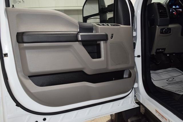 Used 2022 Ford F550 4x4 Crew Cab Super Duty w/ XLT Value Package image 32