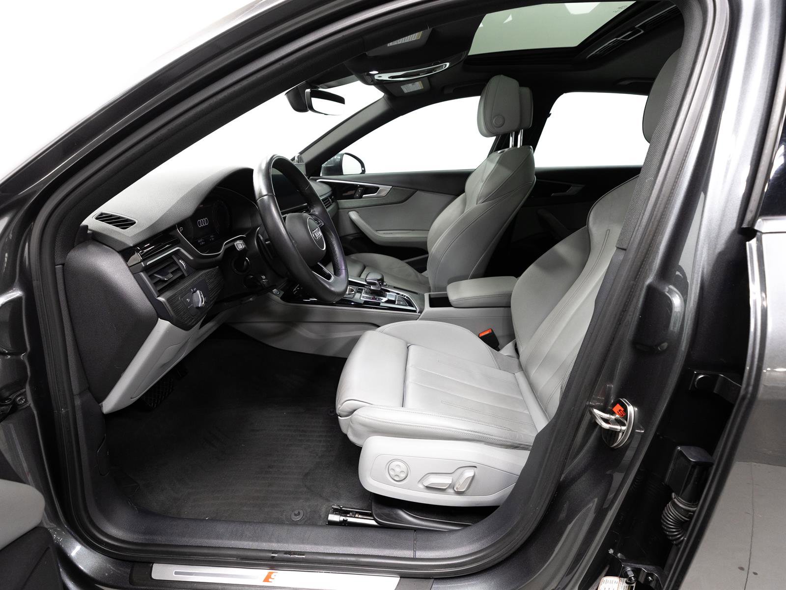 Used 2022 Audi A4 2.0T Premium Plus image 4