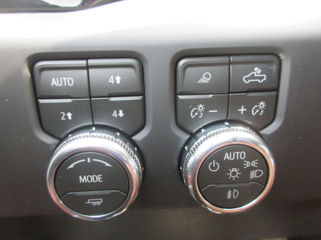 New 2026 GMC Sierra 3500 Denali Ultimate AWD/4WD image 17