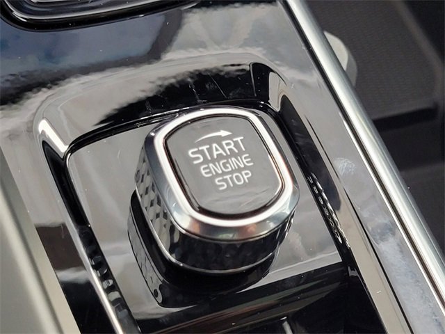 New 2026 Volvo XC60 B5 Core w/ Protection Package Premier image 24