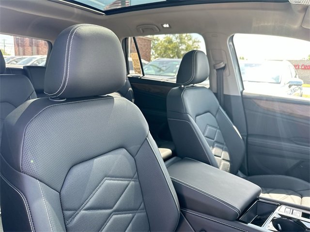 New 2025 Volkswagen Atlas SE image 47