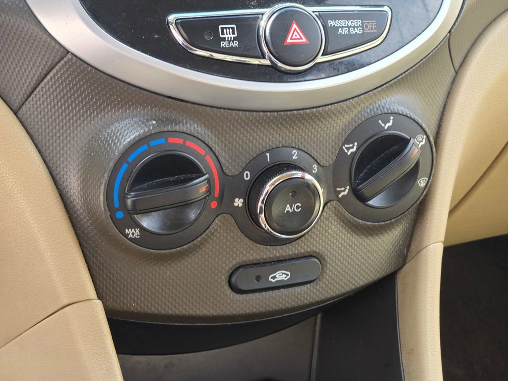 Used 2013 Hyundai Accent GLS w/ Premium Pkg FWD image 29