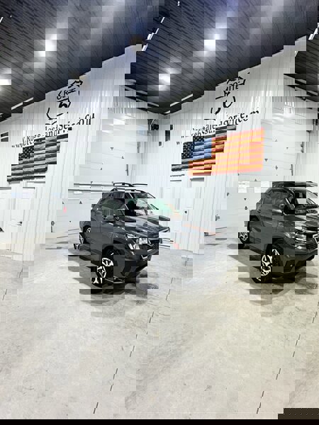 Used 2020 Subaru Forester Premium image 1