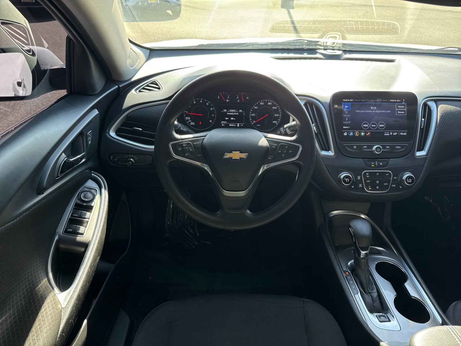 Used 2022 Chevrolet Malibu LT FWD image 12