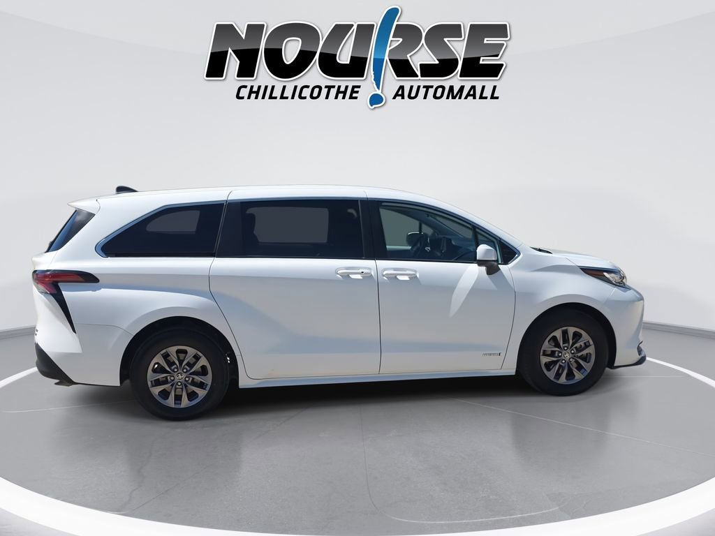 Used 2021 Toyota Sienna LE FWD image 9