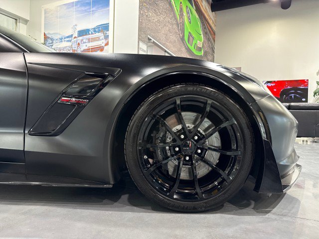 Used 2017 Chevrolet Corvette Grand Sport w/ Carbon Flash Badge Package RWD image 85