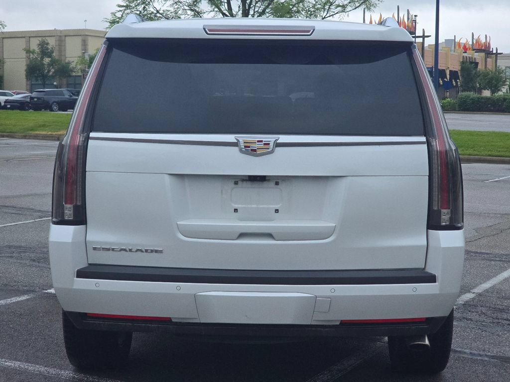 Used 2017 Cadillac Escalade Luxury AWD/4WD image 15