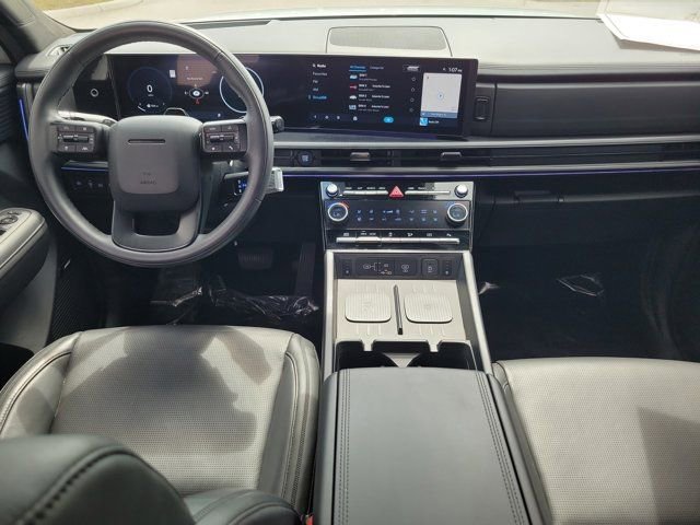Used 2025 Hyundai Santa Fe Calligraphy image 2