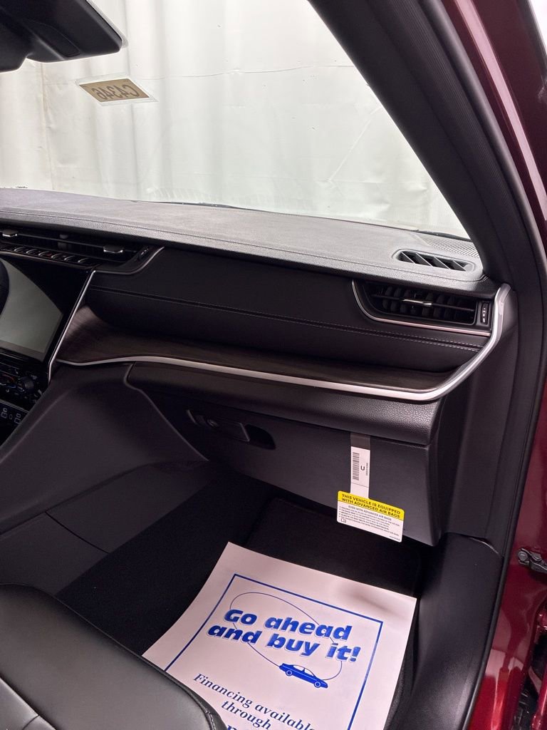 New 2025 Jeep Grand Cherokee Limited image 28