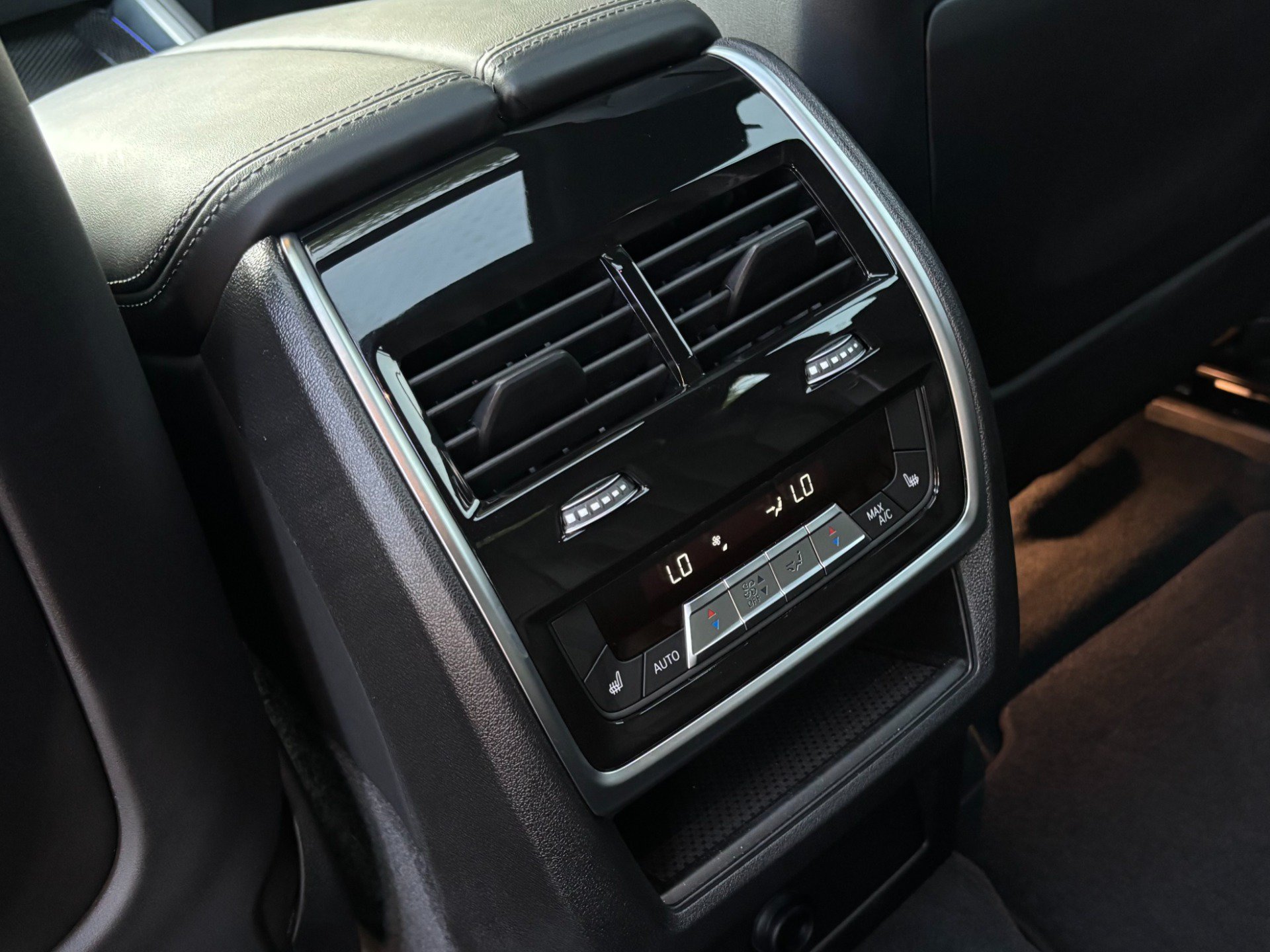 Used 2025 BMW X6 M Competition w/ Executive Package AWD/4WD image 21