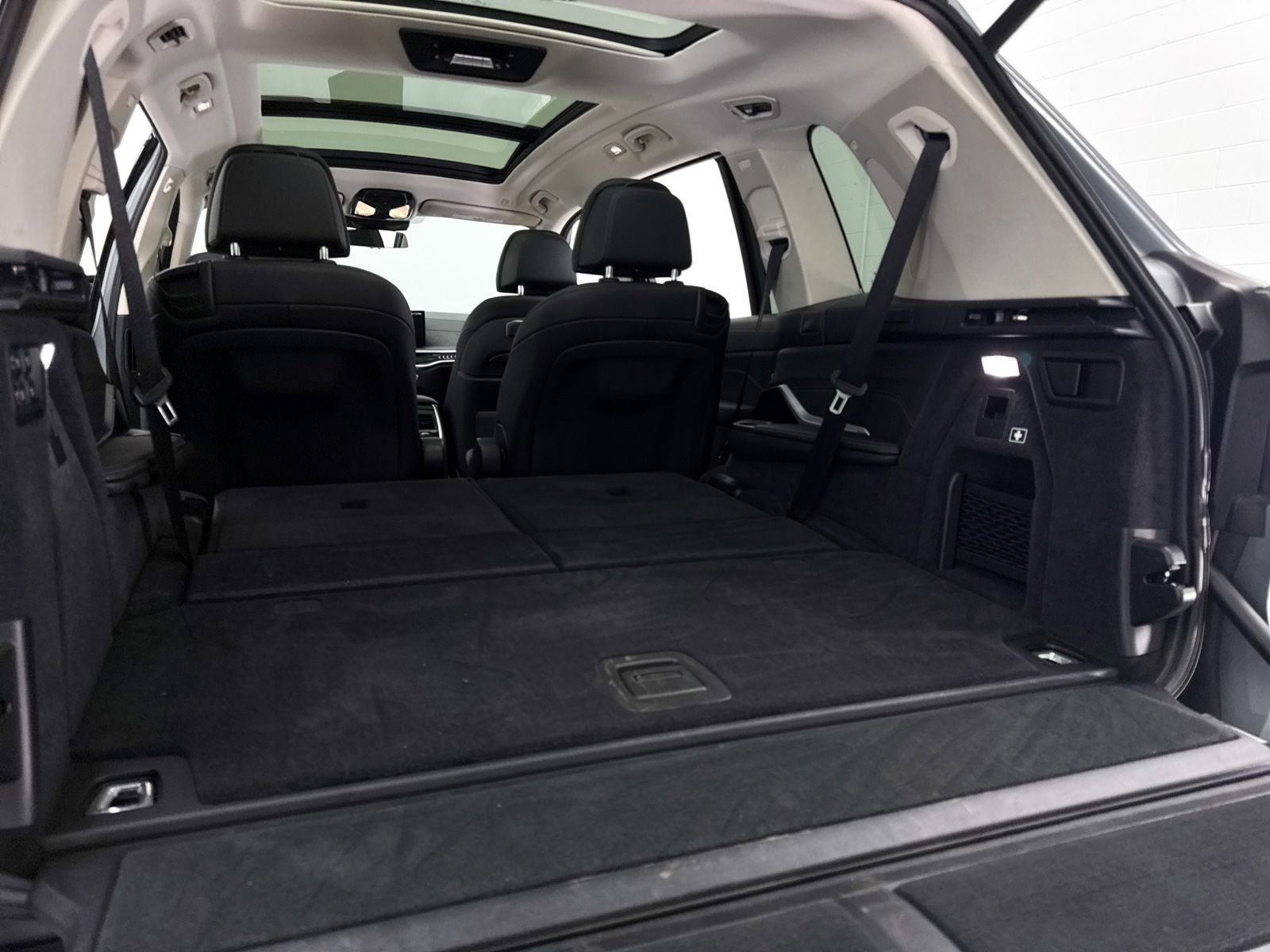 Used 2024 BMW X7 xDrive40i w/ Premium Package image 34