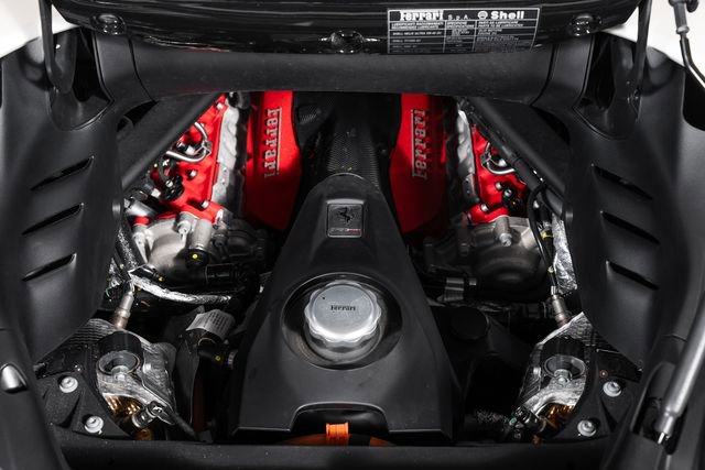 Used 2023 Ferrari SF90 Spider AWD/4WD image 10