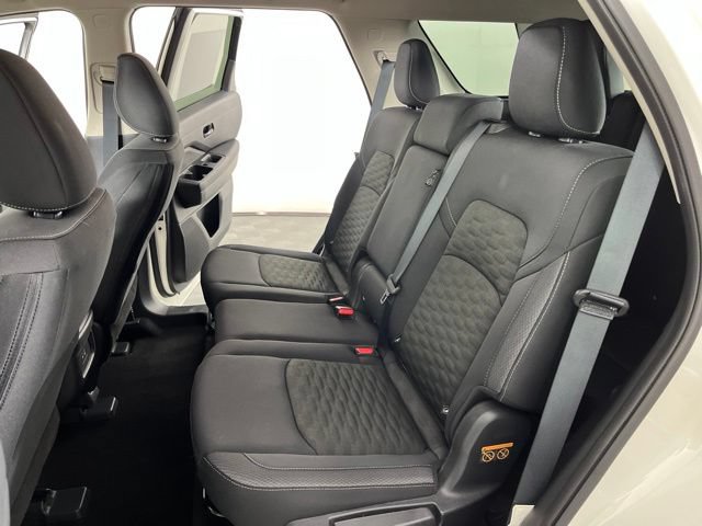 Used 2025 Nissan Pathfinder SV FWD image 43
