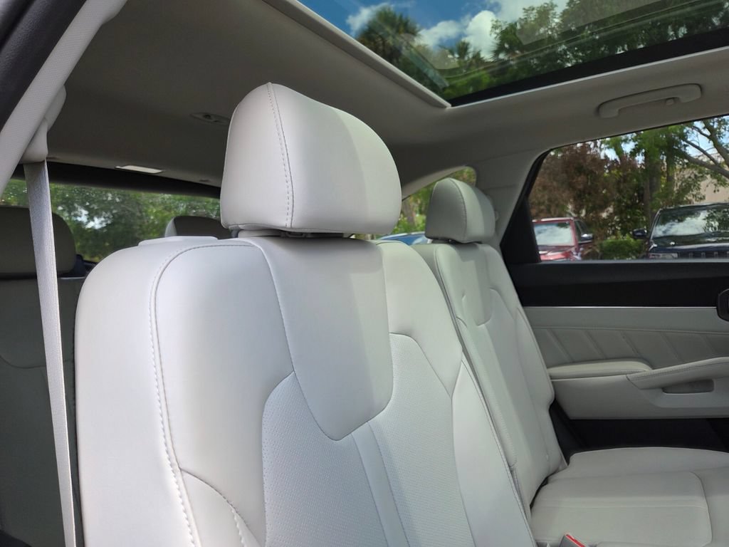 Used 2023 Kia Sorento SX AWD/4WD image 19