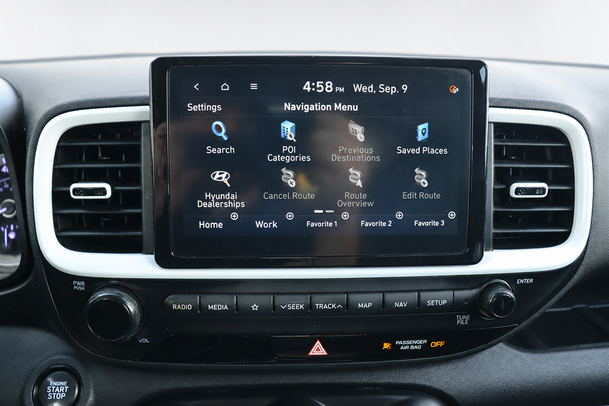 Used 2022 Hyundai Venue Limited FWD image 34