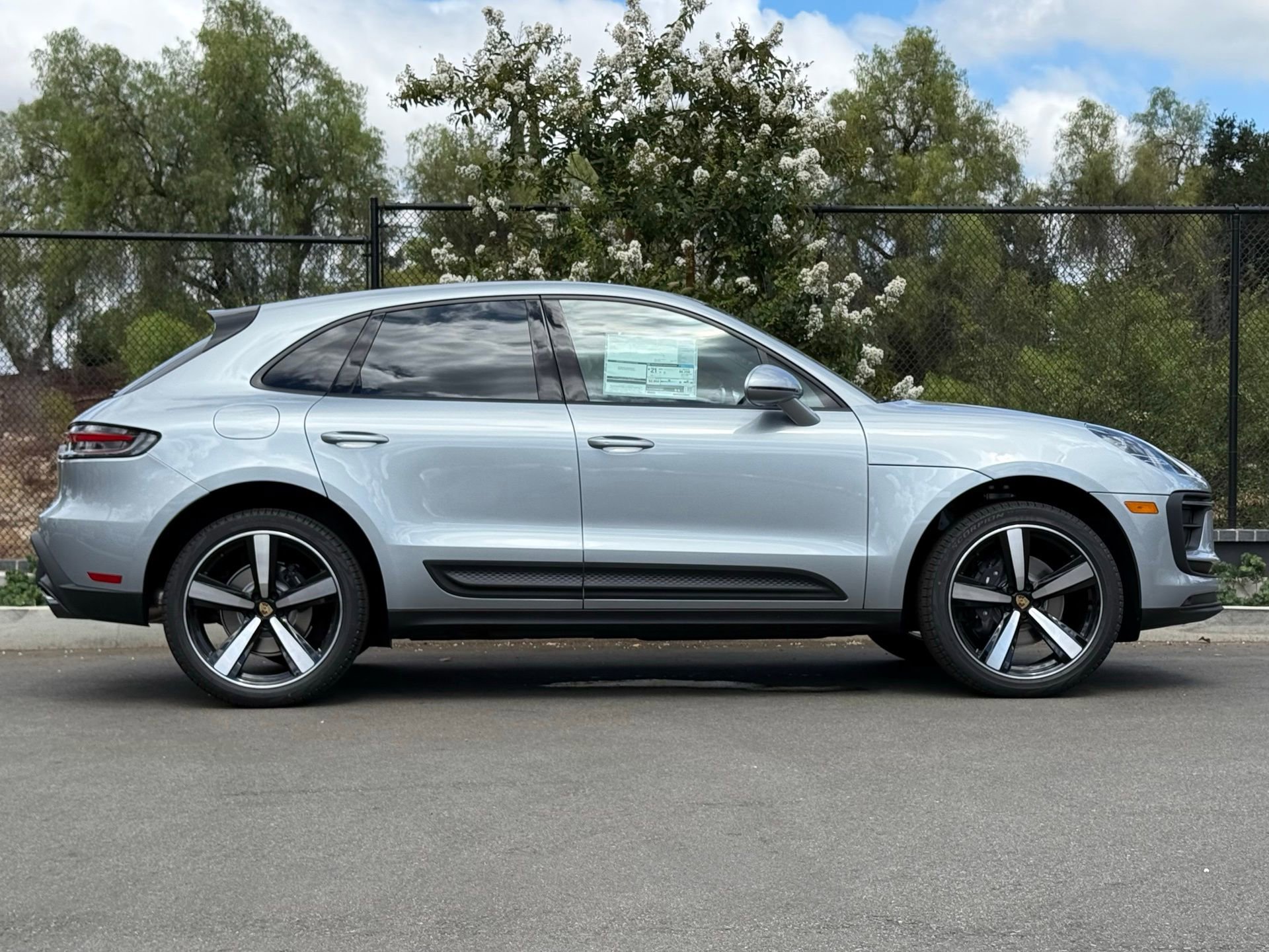 Used 2026 Porsche Macan image 8